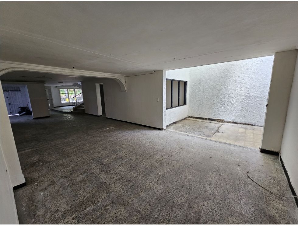 350m2 Local Comercial para arriendo en Laureles 