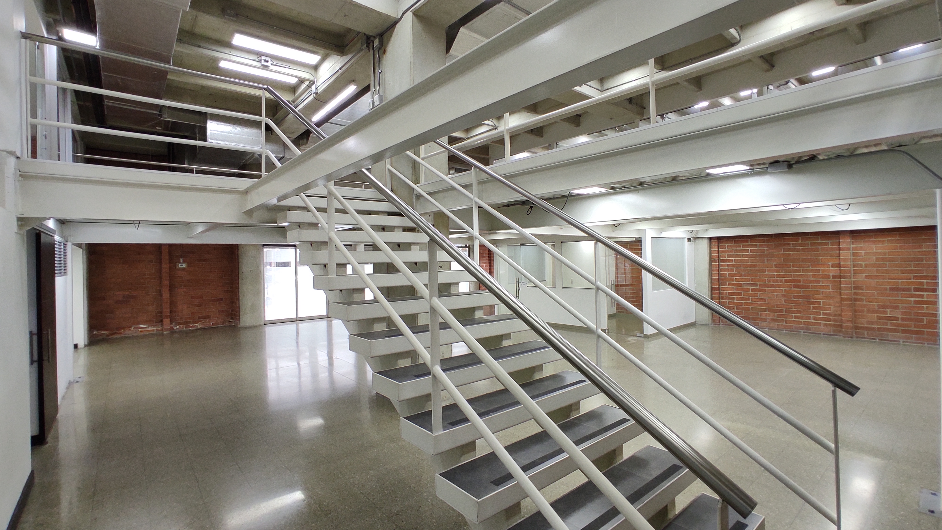 466m2 En Guayabal - Medellín Oficina Arriendo