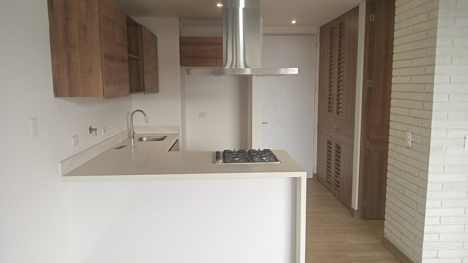 48m2 Apartaestudio para Arriendo en Ciudad del Rio, Medellín