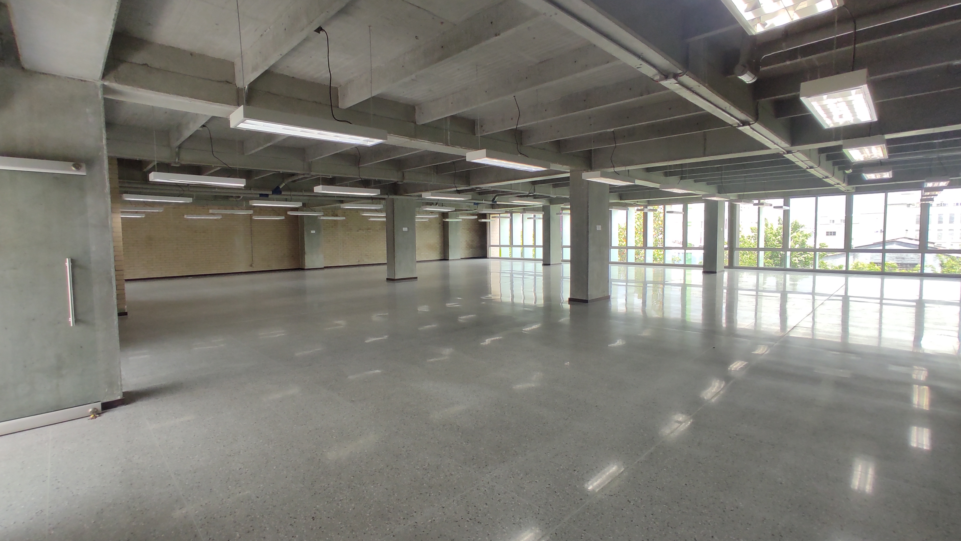 1.165m2 Oficina Arriendo CEOH Guayabal - Medellín 