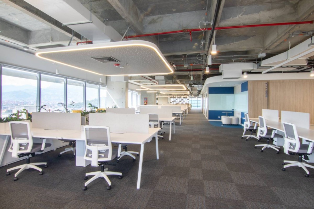 853m2 oficina arriendo Medellín Ciudad del Rio