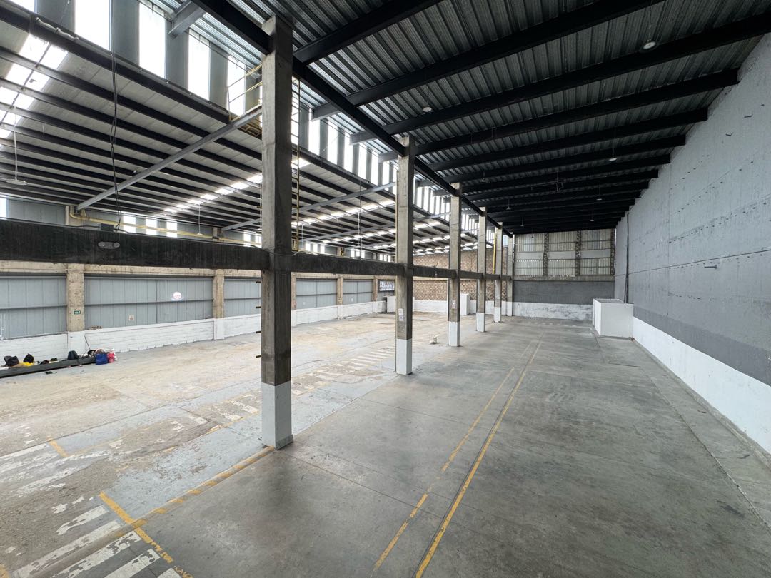 1300mt2 arriendo bodega La estrella