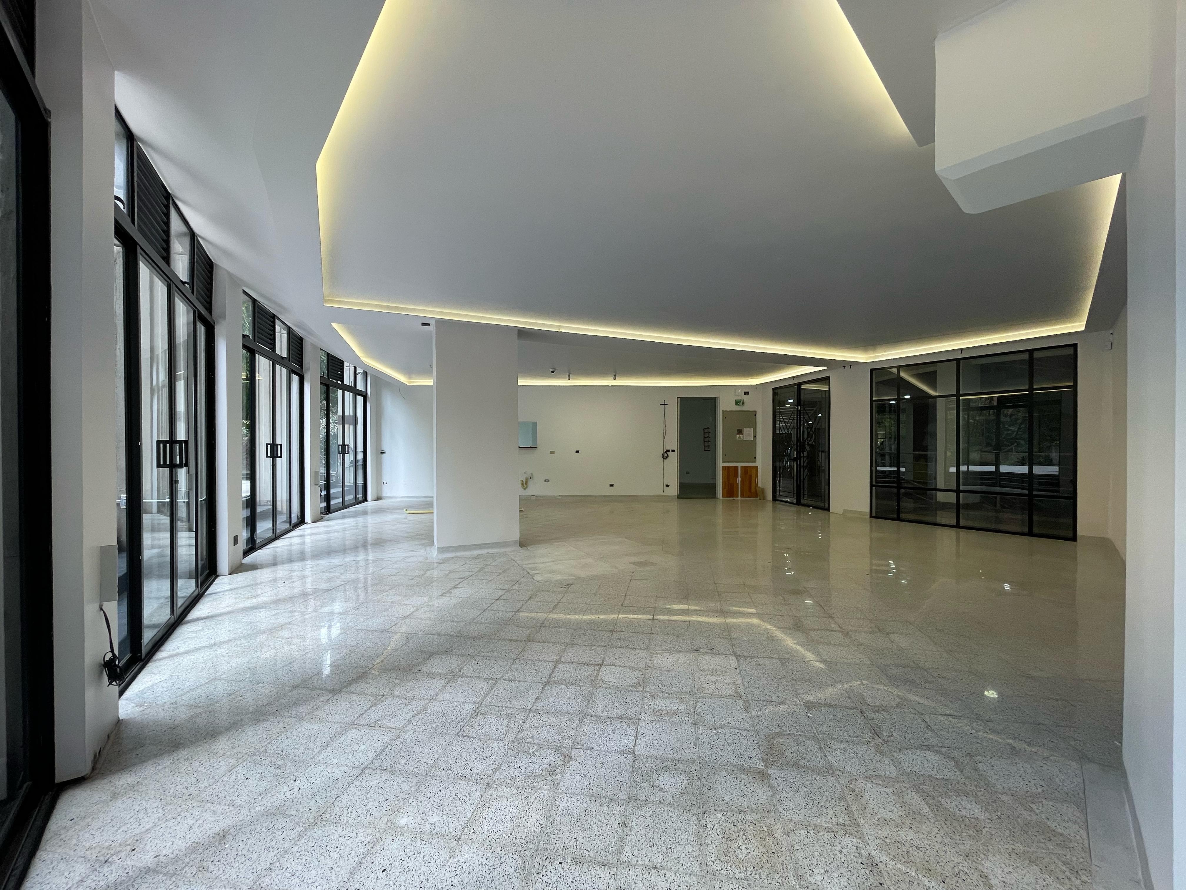 138m2 Local en arriendo en el poblado