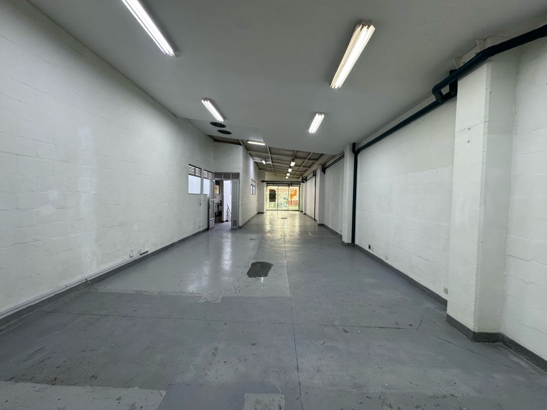 160m2 Arriendo Bodega La Aguacatala