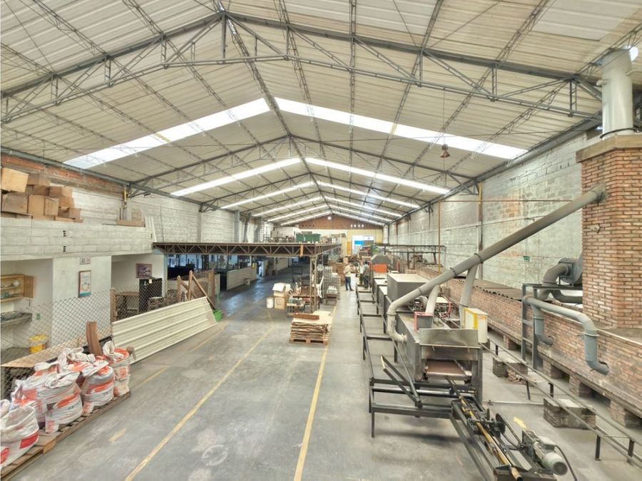 1780m2 arriendo bodega Itagüí