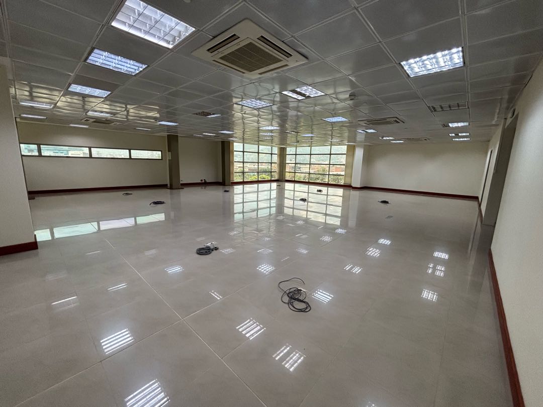 180m2 Oficina arriendo Ciudad del Rio