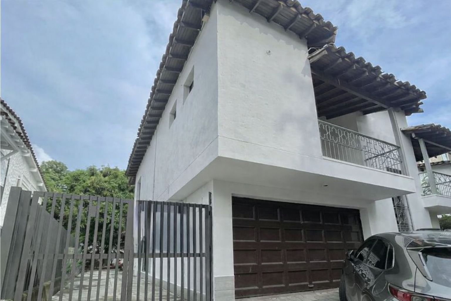 400m2 Arriendo Casa Medellin La Aguacatala