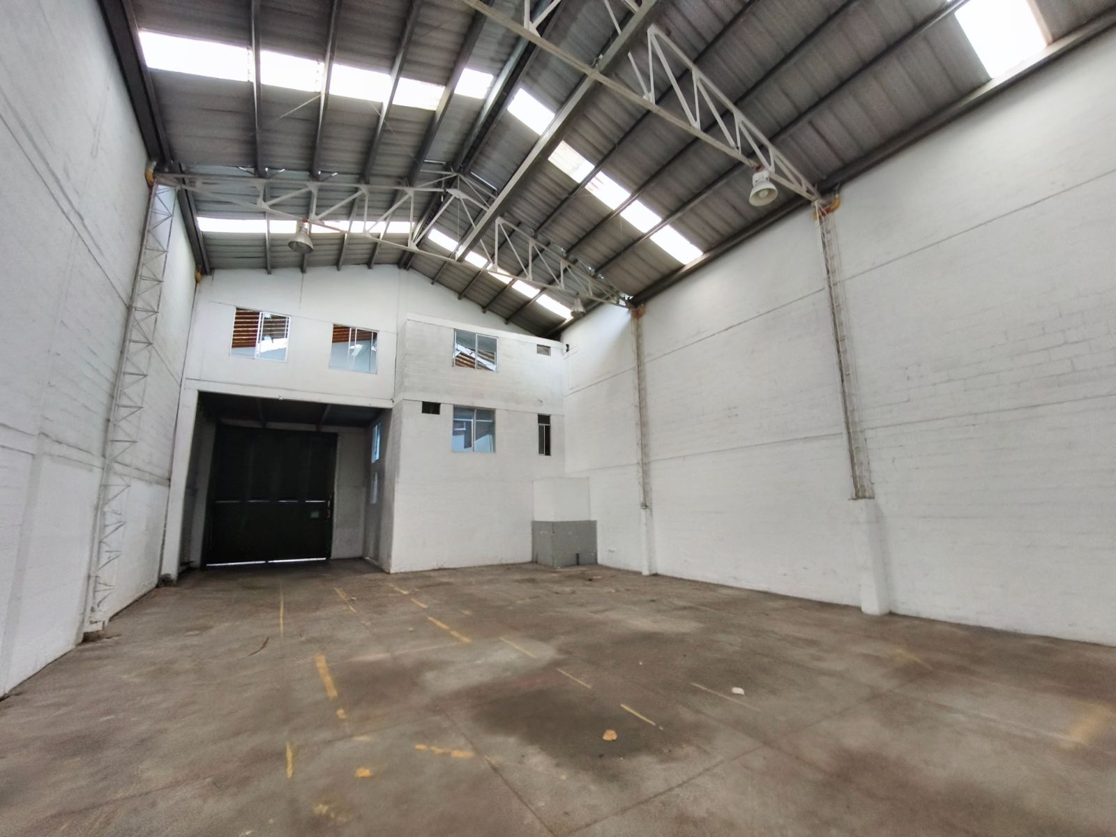 411m2 Arriendo bodega en La Estrella