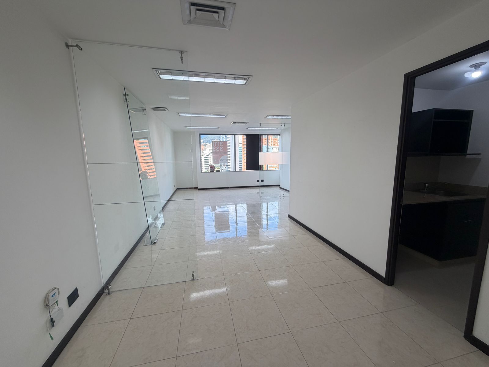 45m2 oficina arriendo El Poblado Milla de Oro