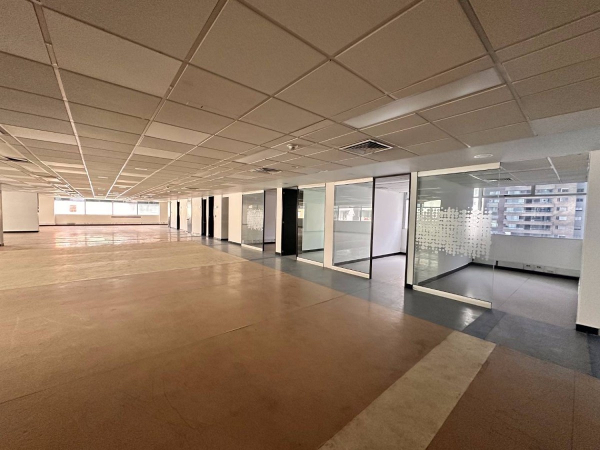 505m2 Oficina arriendo Medellin Ciudad del Rio
