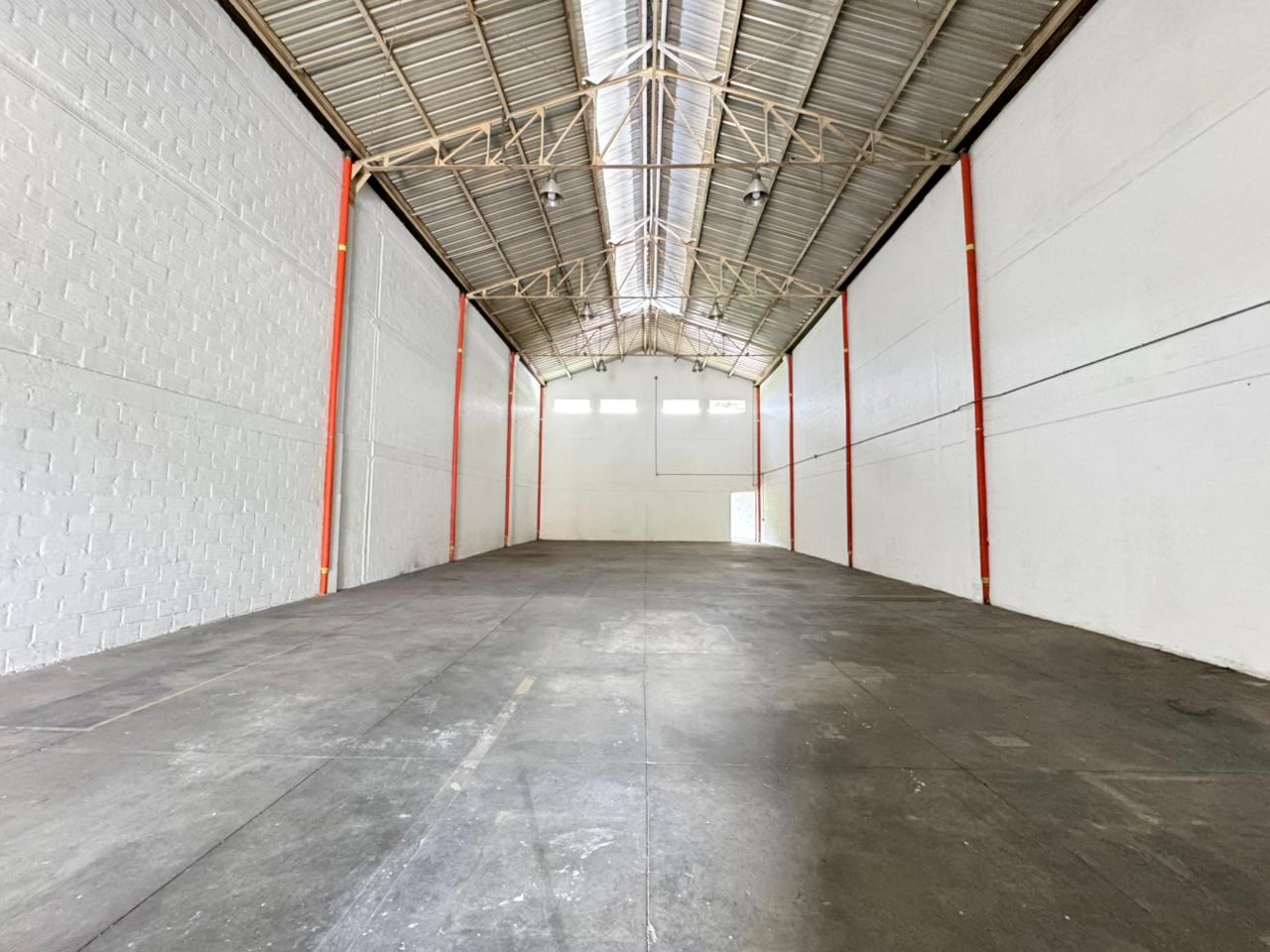 673 m2 Arriendo bodega en la estrella