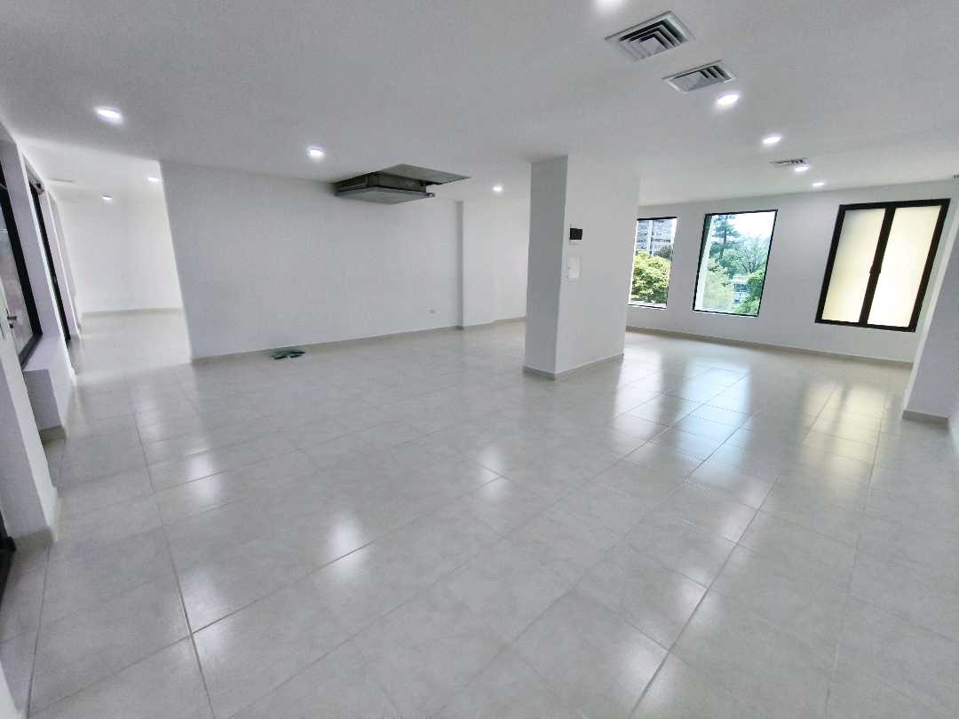 140m2 Oficina / local arriendo en El Poblado