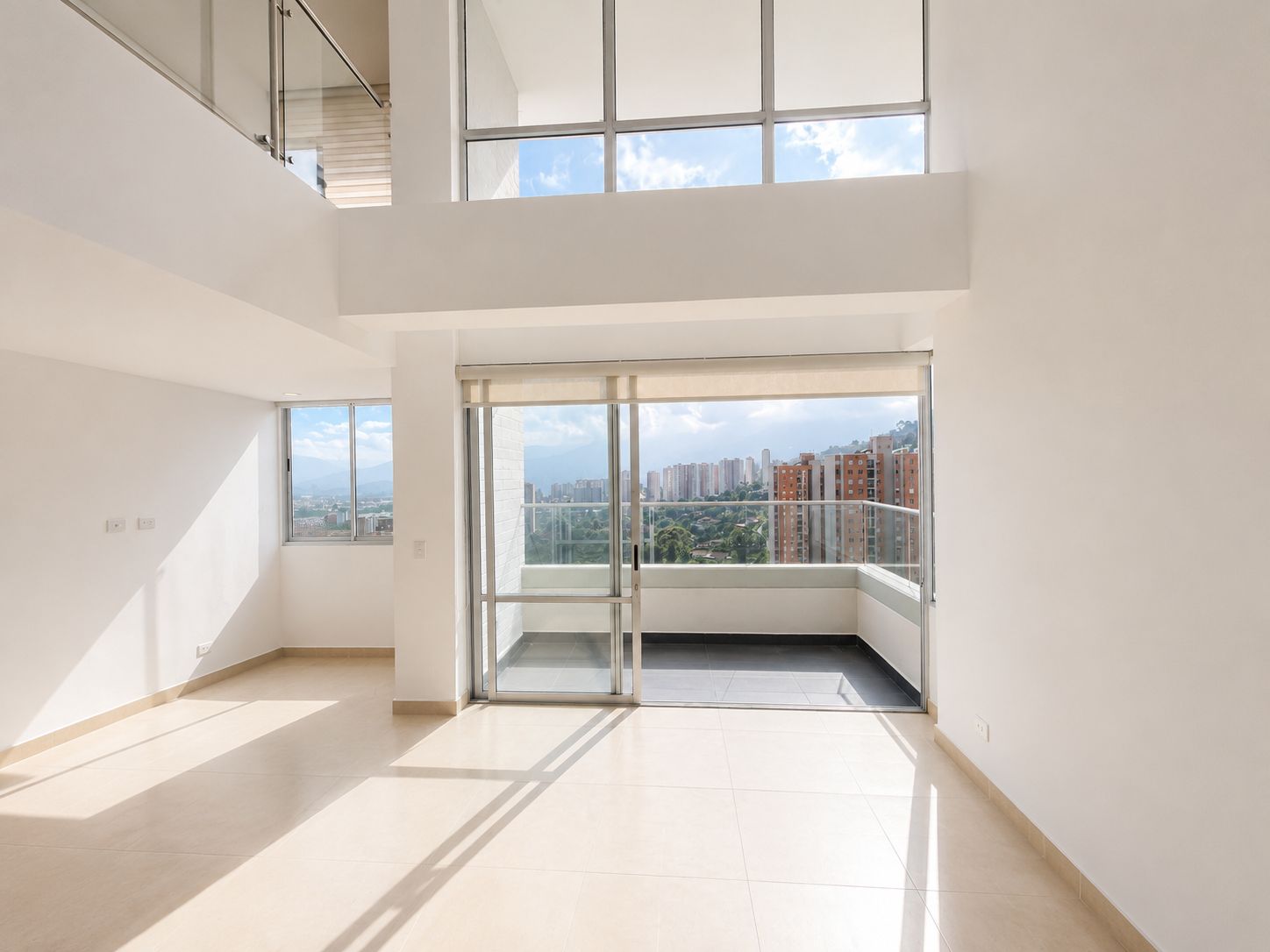 177m2 Penthouse en Arrendamiento En Sabaneta