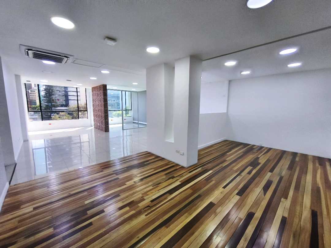 138m2 Oficina / local / consultorio arriendo en El Poblado