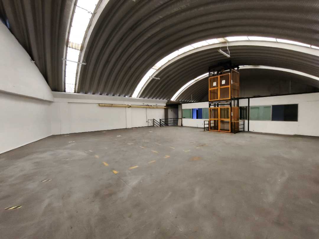 1.050m2 Bodega Arriendo 3 niveles Parque Industrial Variante Caldas