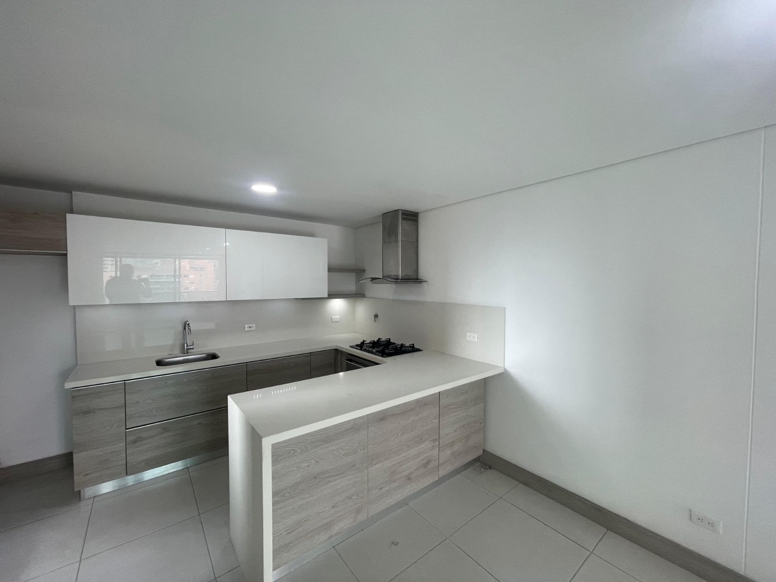 116m2 Apartamento en arriendo Loma de los Mesa Envigado